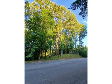 One of the last remaining lots in the Country Club area.  Easy on Lexington Golf Club in North Carolina - for sale on GolfHomes.com, golf home, golf lot