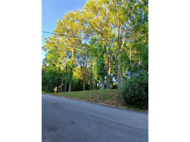One of the last remaining lots in the Country Club area.  Easy on Lexington Golf Club in North Carolina - for sale on GolfHomes.com, golf home, golf lot