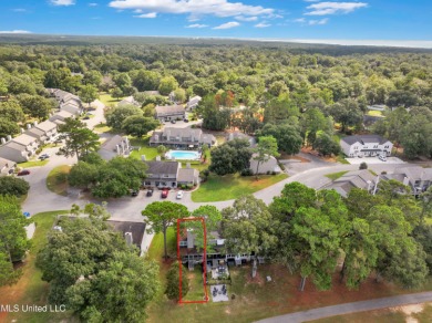 Beautifully Maintained Townhome on the 18th Hole of Cardinal on Diamondhead Country Club in Mississippi - for sale on GolfHomes.com, golf home, golf lot