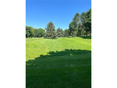 SELLER WILL GIVE BUYER A $10,000 ALLOWANCE FOR BUYER TO DO on Valley Golf Course in Minnesota - for sale on GolfHomes.com, golf home, golf lot