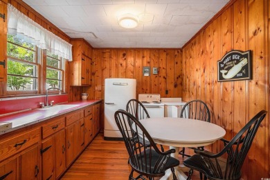 This charming 2-bedroom, 1-bath cottage with no HOA is located on Beachwood Golf Club in South Carolina - for sale on GolfHomes.com, golf home, golf lot