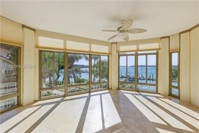 Rare opportunity to own this third-floor, 3-bedroom end unit on Country Club of Hilton Head in South Carolina - for sale on GolfHomes.com, golf home, golf lot