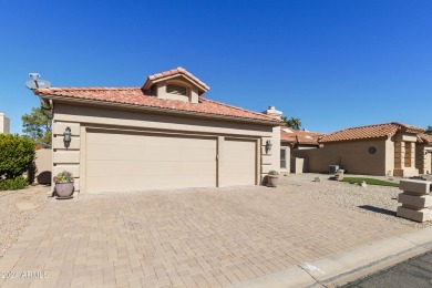 Beautifully updated 2BR, 2.5BA plus den home on the golf course on Palo Verde Golf and Country Club in Arizona - for sale on GolfHomes.com, golf home, golf lot