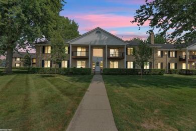 You don't want to miss out on this opportunity to enjoy easy on Maple Lane Golf Club in Michigan - for sale on GolfHomes.com, golf home, golf lot