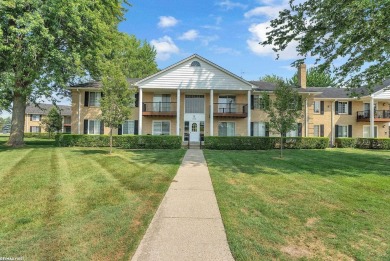 You don't want to miss out on this opportunity to enjoy easy on Maple Lane Golf Club in Michigan - for sale on GolfHomes.com, golf home, golf lot