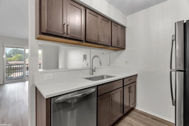 You don't want to miss out on this opportunity to enjoy easy on Maple Lane Golf Club in Michigan - for sale on GolfHomes.com, golf home, golf lot