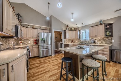 Impeccable one level home located in Indian Rock Golf Club! on Indian Rock Golf Club in Missouri - for sale on GolfHomes.com, golf home, golf lot