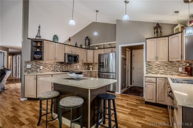 Impeccable one level home located in Indian Rock Golf Club! on Indian Rock Golf Club in Missouri - for sale on GolfHomes.com, golf home, golf lot