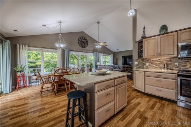 Impeccable one level home located in Indian Rock Golf Club! on Indian Rock Golf Club in Missouri - for sale on GolfHomes.com, golf home, golf lot