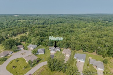 Impeccable one level home located in Indian Rock Golf Club! on Indian Rock Golf Club in Missouri - for sale on GolfHomes.com, golf home, golf lot