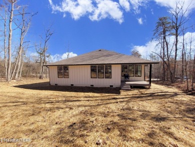 This stunning 3-bedroom, 2.5-bath Prairie-style custom home on Druid Hills Golf Club in Tennessee - for sale on GolfHomes.com, golf home, golf lot