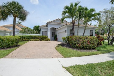 Beautiful 3 BR, 3BA home on a large pie shaped lot.Enter into a on Polo Club of Boca Raton in Florida - for sale on GolfHomes.com, golf home, golf lot