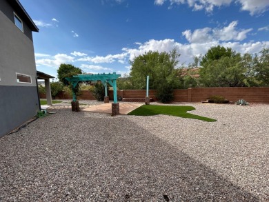 Come and see this 5 or 6 bedroom, 2.75 bath home near the golf on Desert Lakes Golf Course in New Mexico - for sale on GolfHomes.com, golf home, golf lot
