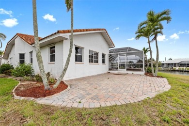 BURNT STORE ISLES! TIP LOT!  SPACIOUS 3 BEDROOM PLUS OFFICE, 3 on Twin Isles Country Club in Florida - for sale on GolfHomes.com, golf home, golf lot