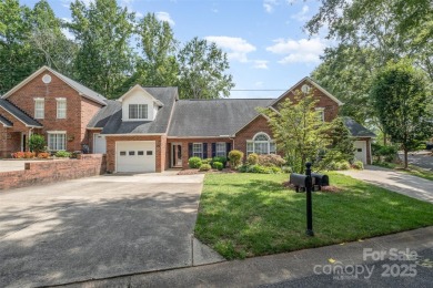 Don't miss this lovely 2 bedroom, 2 bath townhome at the on Cleveland Country Club  in North Carolina - for sale on GolfHomes.com, golf home, golf lot