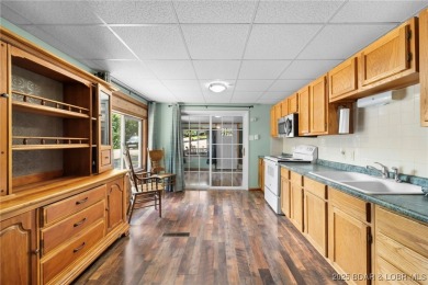 Perfect set up for someone that needs space inside and out with on Sycamore Creek Golf Club in Missouri - for sale on GolfHomes.com, golf home, golf lot