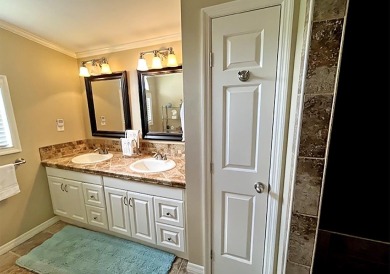 Updated 2/bd2/ba home offers an ideal blend of elegance & on Del Tura Golf and Country Club in Florida - for sale on GolfHomes.com, golf home, golf lot