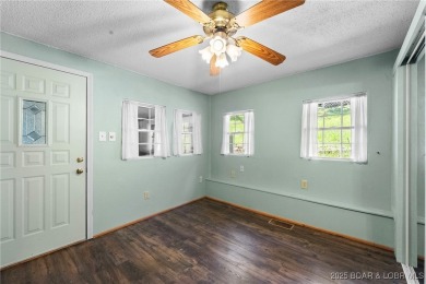 Perfect set up for someone that needs space inside and out with on Sycamore Creek Golf Club in Missouri - for sale on GolfHomes.com, golf home, golf lot