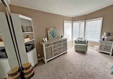 Updated 2/bd2/ba home offers an ideal blend of elegance & on Del Tura Golf and Country Club in Florida - for sale on GolfHomes.com, golf home, golf lot