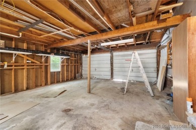 Perfect set up for someone that needs space inside and out with on Sycamore Creek Golf Club in Missouri - for sale on GolfHomes.com, golf home, golf lot