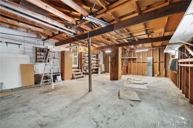 Perfect set up for someone that needs space inside and out with on Sycamore Creek Golf Club in Missouri - for sale on GolfHomes.com, golf home, golf lot