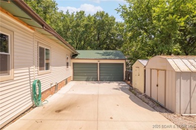 Perfect set up for someone that needs space inside and out with on Sycamore Creek Golf Club in Missouri - for sale on GolfHomes.com, golf home, golf lot