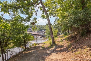 Perfect set up for someone that needs space inside and out with on Sycamore Creek Golf Club in Missouri - for sale on GolfHomes.com, golf home, golf lot