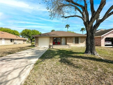 Located in Alamo Country Club sits this 2 Bed/ 2 Bath home with on Alamo Country Club in Texas - for sale on GolfHomes.com, golf home, golf lot