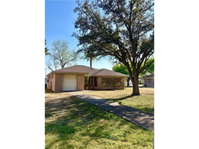 Located in Alamo Country Club sits this 2 Bed/ 2 Bath home with on Alamo Country Club in Texas - for sale on GolfHomes.com, golf home, golf lot