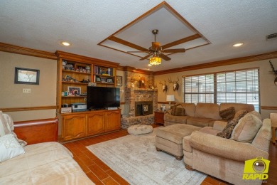 Wonderful Bentwood 3 bedroom, 4 bath home with in ground pool on Bentwood Country Club in Texas - for sale on GolfHomes.com, golf home, golf lot