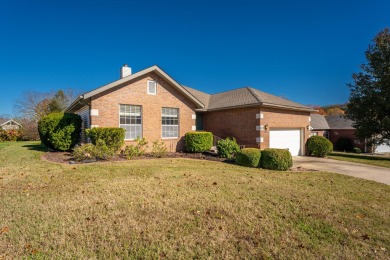 NEW ROOF AND NEW HVAC! Step into the charm of 187 Spurlock Drive on Pointe Royale Village Country Club in Missouri - for sale on GolfHomes.com, golf home, golf lot