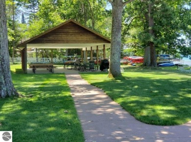 Recently renovated studio condo right in the heart of Shanty on Shanty Creek Golf Course in Michigan - for sale on GolfHomes.com, golf home, golf lot