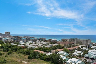 Enjoy the resort lifestyle in this three bedrooom three bath end on Seascape Golf Course in Florida - for sale on GolfHomes.com, golf home, golf lot