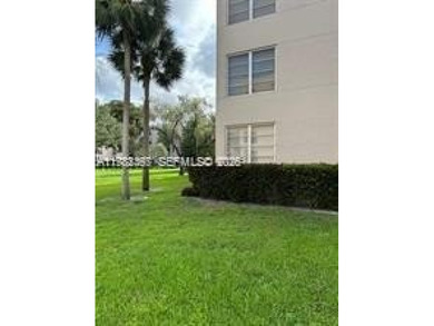 Perfect investment opportunity! Spacious and bright 3-bedroom on Pine Island Ridge Country Club in Florida - for sale on GolfHomes.com, golf home, golf lot