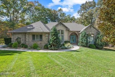 Beautiful, well-maintained, full brick wrapped golf home, built on Heatherhurst Golf Course in Tennessee - for sale on GolfHomes.com, golf home, golf lot