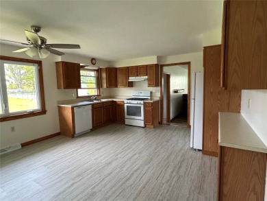 Welcome to this well-maintained ranch-style home offering 3 on Crab Apple Ridge Golf Course in Pennsylvania - for sale on GolfHomes.com, golf home, golf lot