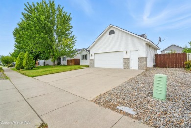 Welcome to Prairie Falls! This charming home is located right on Prairie Falls Golf Club in Idaho - for sale on GolfHomes.com, golf home, golf lot