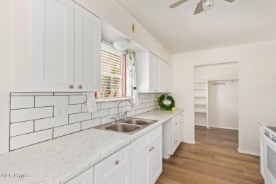 This cute, updated 2 bedroom is the perfect ''lock & leave'' on Sun City Country Club in Arizona - for sale on GolfHomes.com, golf home, golf lot
