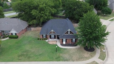 Gorgeous corner lot, 4 bed, Split plan, open floor plan, 2.5 on Bailey Ranch Golf Club in Oklahoma - for sale on GolfHomes.com, golf home, golf lot