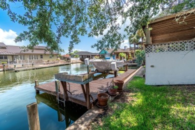 If you're looking for a waterfront investment or renovation on Rockport Country Club in Texas - for sale on GolfHomes.com, golf home, golf lot