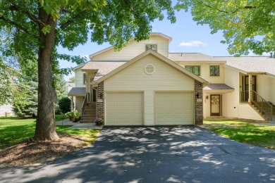This is the place!!  Delightful 2 bedroom 2 bath Condo in the on The Moors Golf Club in Michigan - for sale on GolfHomes.com, golf home, golf lot