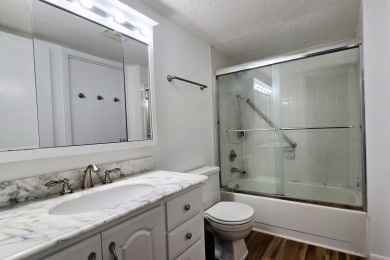 Great price on this well-maintained 1 bedroom 1 bath third floor on Heather Ridge Golf Club in Illinois - for sale on GolfHomes.com, golf home, golf lot