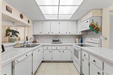 LOWEST PRICED THREE BEDROOM UNIT!! TOP SCHOOL DISTRICT! Spacious on  in Florida - for sale on GolfHomes.com, golf home, golf lot