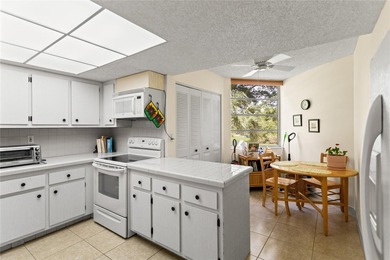 LOWEST PRICED THREE BEDROOM UNIT!! TOP SCHOOL DISTRICT! Spacious on  in Florida - for sale on GolfHomes.com, golf home, golf lot