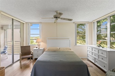 LOWEST PRICED THREE BEDROOM UNIT!! TOP SCHOOL DISTRICT! Spacious on  in Florida - for sale on GolfHomes.com, golf home, golf lot