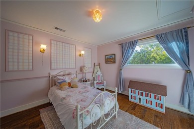 This beautifully renovated 1940 West Kessler home honors its on Stevens Park Golf Course in Texas - for sale on GolfHomes.com, golf home, golf lot