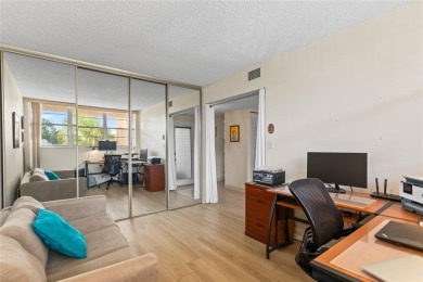 LOWEST PRICED THREE BEDROOM UNIT!! TOP SCHOOL DISTRICT! Spacious on  in Florida - for sale on GolfHomes.com, golf home, golf lot