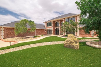 ABSOLUTELY STUNNING W/ FABULOUS RENOVATIONS COMPLETED ONLY WEEKS on Green Tree Country Club in Texas - for sale on GolfHomes.com, golf home, golf lot