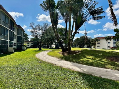 Beautiful first-floor unit featuring 1 bedroom and 1.5 bathrooms on Hollybrook Golf and Tennis Club  in Florida - for sale on GolfHomes.com, golf home, golf lot