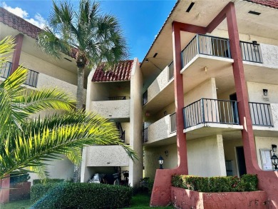 Beautiful first-floor unit featuring 1 bedroom and 1.5 bathrooms on Hollybrook Golf and Tennis Club  in Florida - for sale on GolfHomes.com, golf home, golf lot